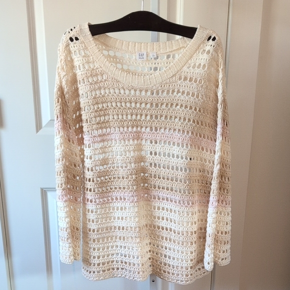 GAP Sweaters - GAP Pink and Cream Crew Neck Sweater with Loose Knit